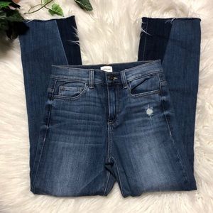 Sneak peek high waist jeans